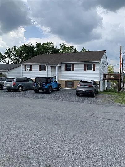 548 Cambria Avenue - B — Photo 1