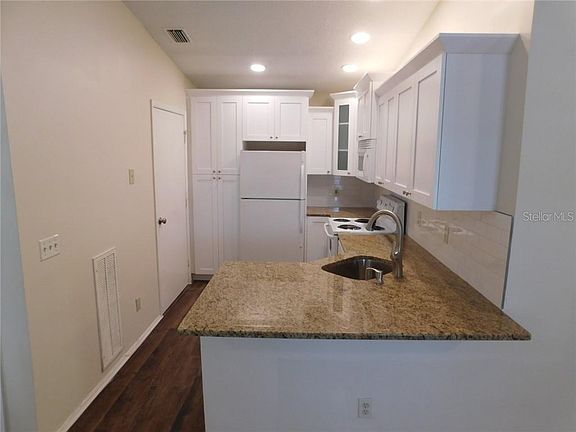 2nd image of 1751 Nantucket Ct