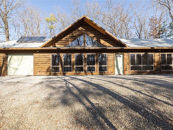3rd image of 457 Thompson Ln