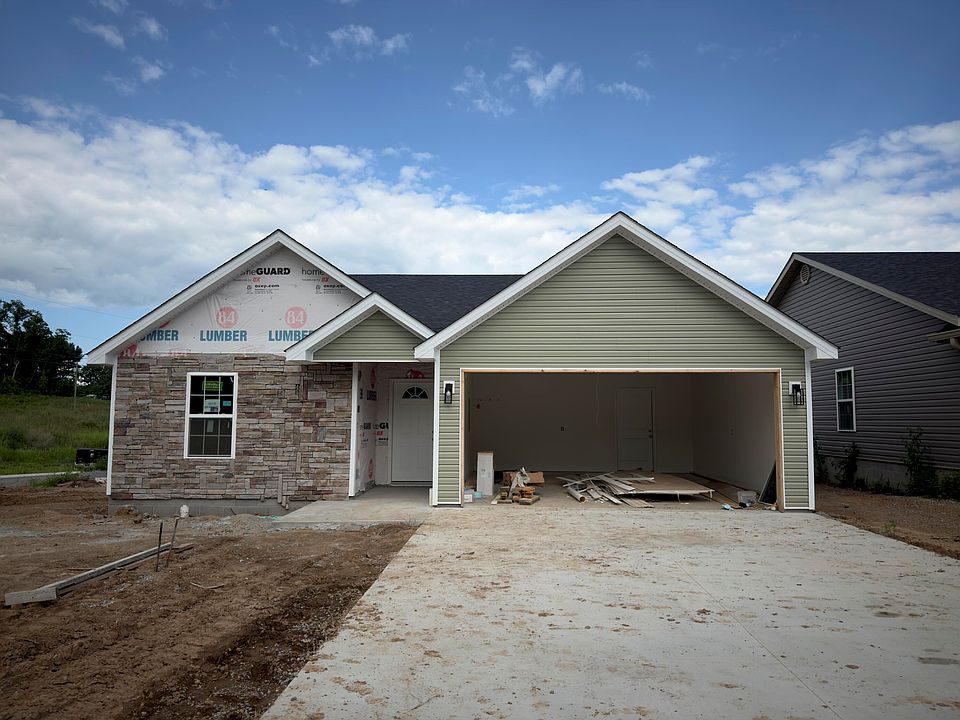 1st image of 117 Brooks Dr