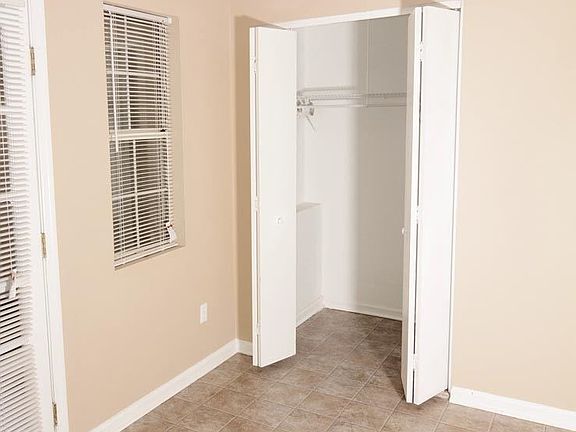 4th image of 6719 Lakewood Dr