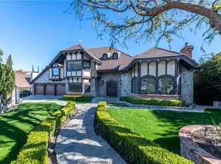 17069 Oak View Dr, Encino, CA 91436