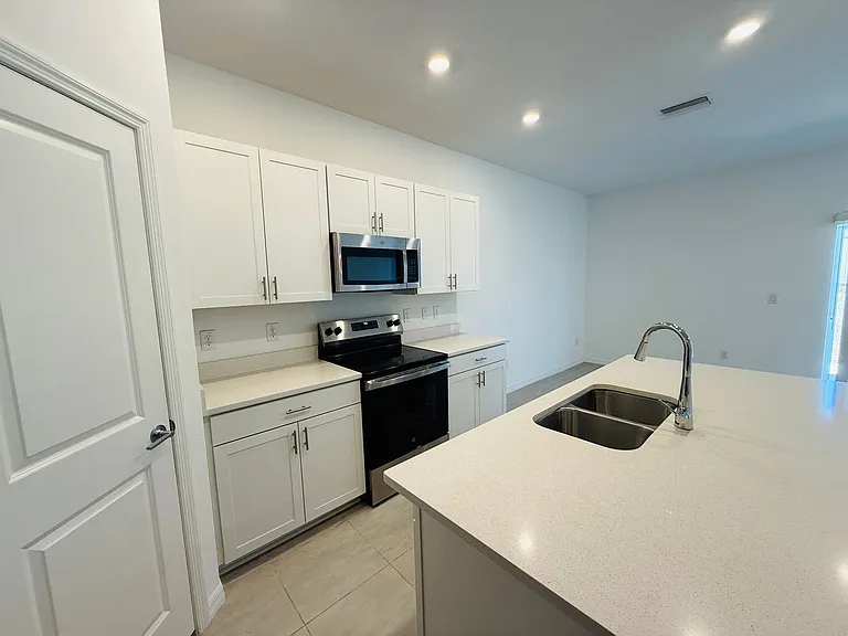 2264 Paravane Way — Photo 11