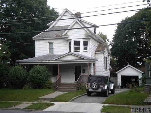 1st image of 8 Dix Ave