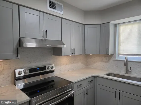 5063 Sayer Ct, Bensalem, PA 19020