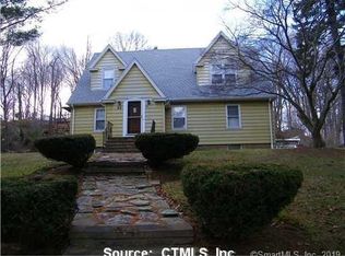 62 Chestnut St, Branford, CT 06405