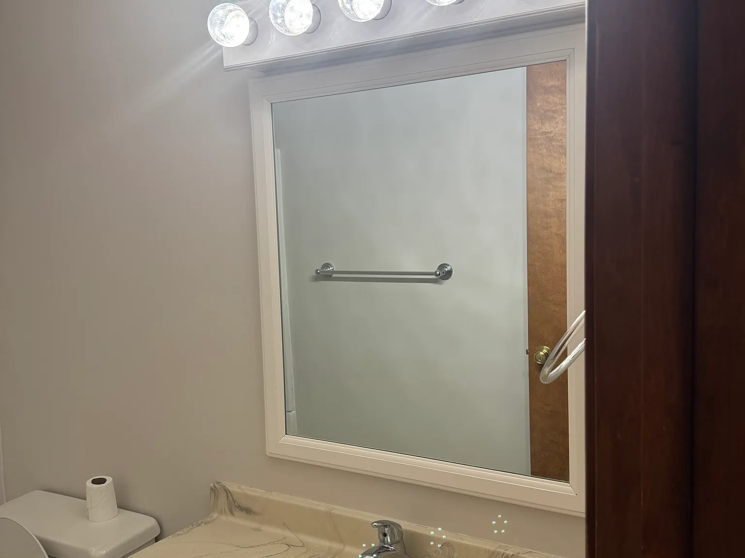 2 bed, 750 sqft, $825 — Photo 2