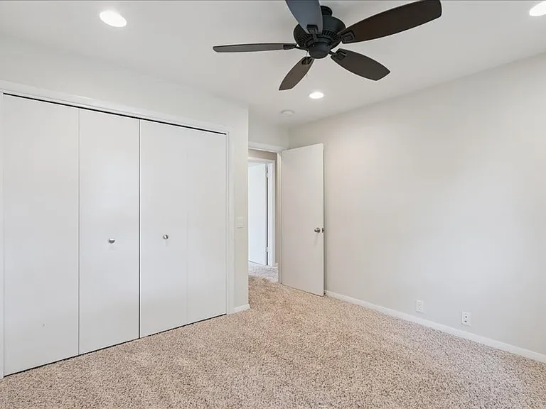 1429 Columbus Dr — Photo 14