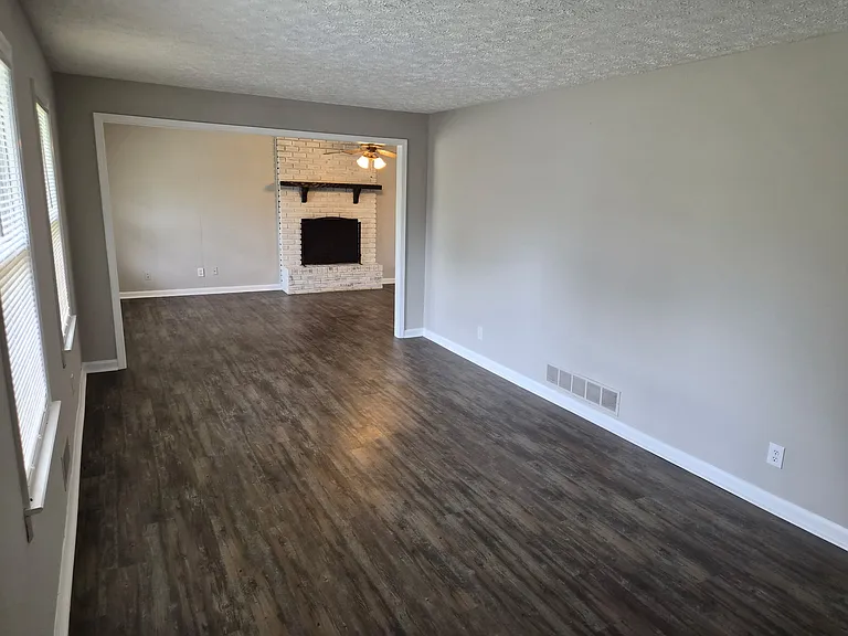 506 Jefferson Dr — Photo 3