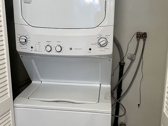 4th image of 3355 Manning Ave #1