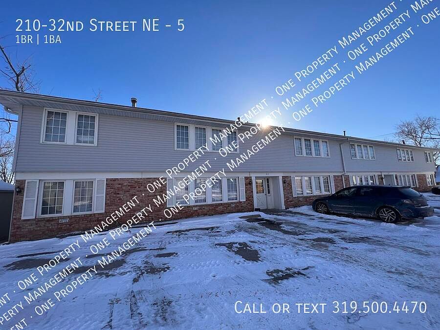 2nd image of 210 32nd St NE #5