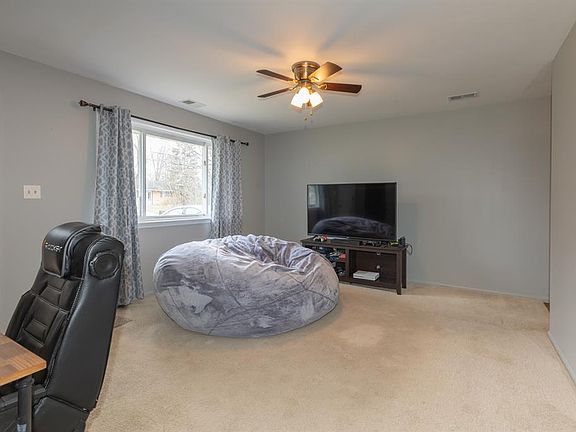5th image of 915 Hartz Dr