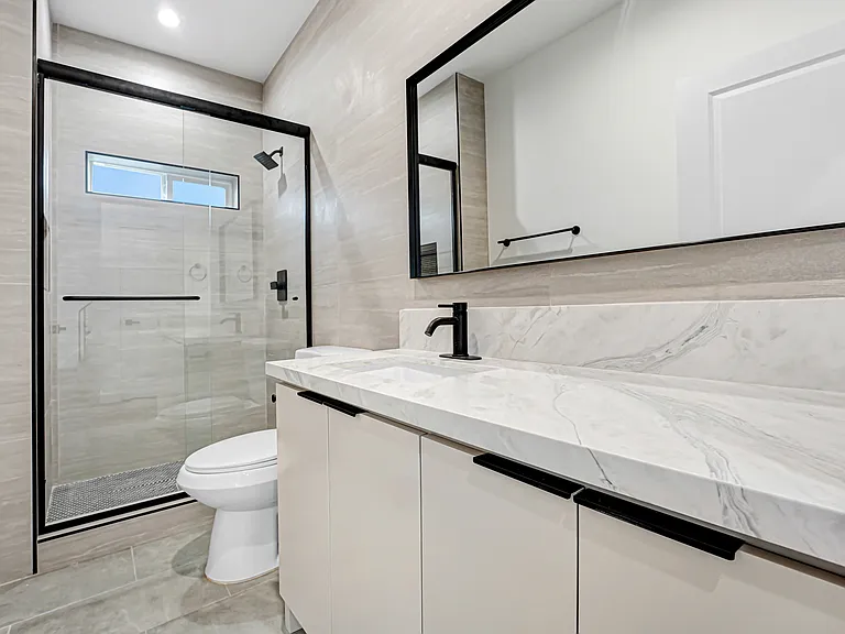 5346-5350 Oakland St — Photo 107
