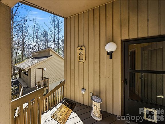 5th image of 14 Cedarwood Dr