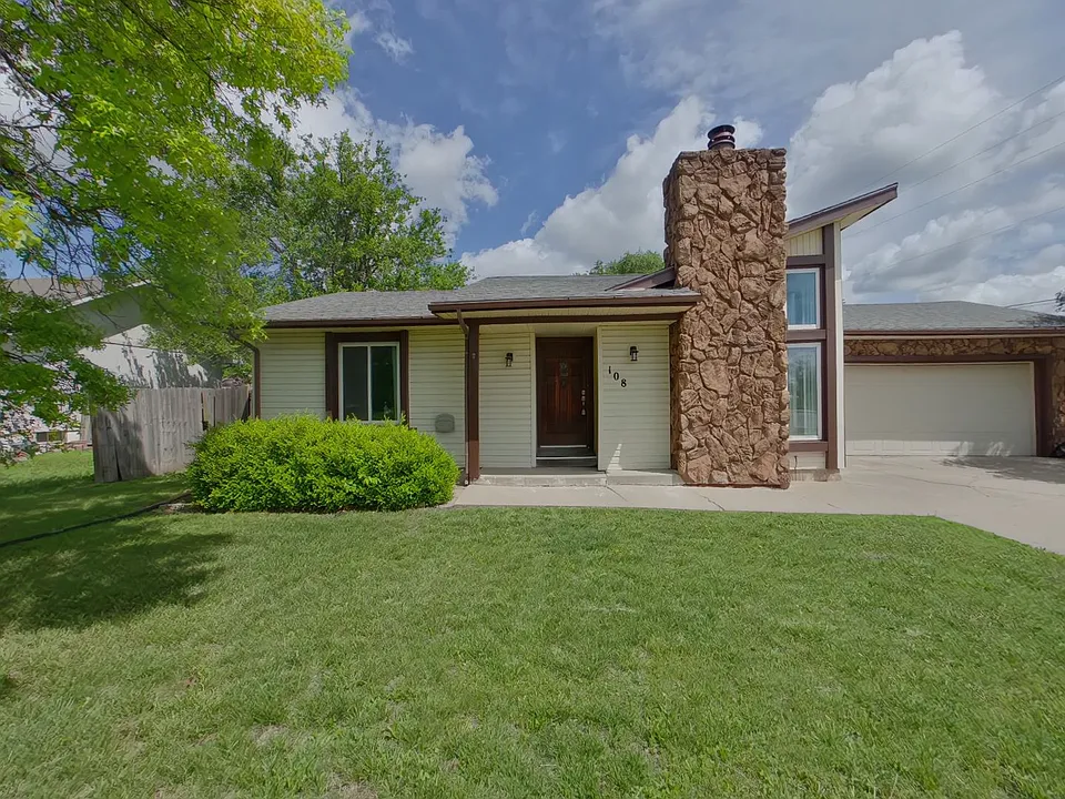 108 Aaron Dr