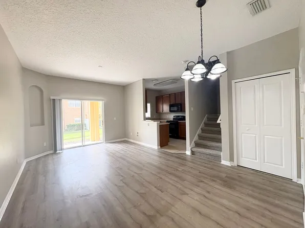 2731 Retreat View Cir, Sanford, FL 32771