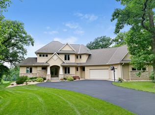 8871 Legends Club Dr, Prior Lake, MN 55372