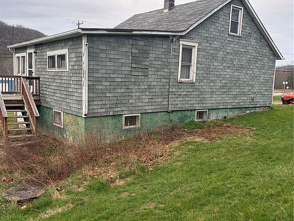 2nd image of 104 Groff Rd
