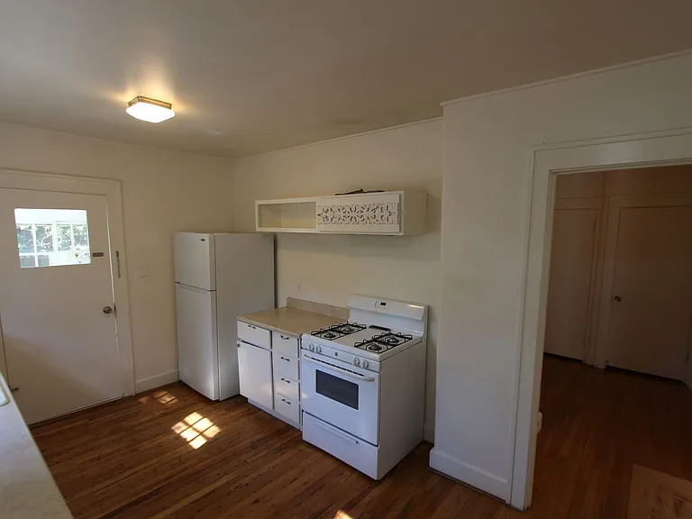 209 E Dale Ave — Photo 9