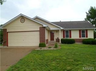 11 Barrington Dr, Saint Peters, MO 63376