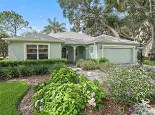 422 Loma Paseo Dr, Lady Lake, FL 32159