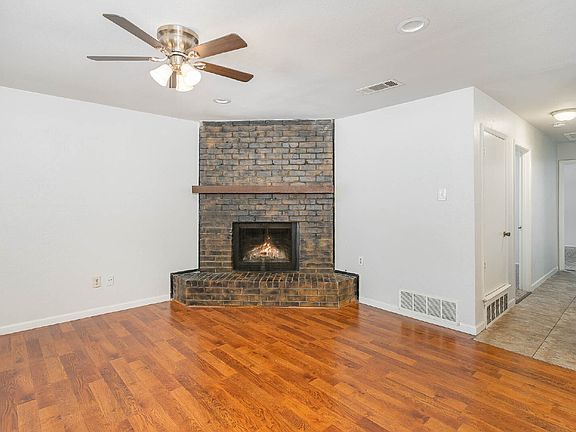 5th image of 502 W Cedar St