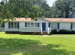 1003 Dunvegan Dr, Raeford, NC 28376