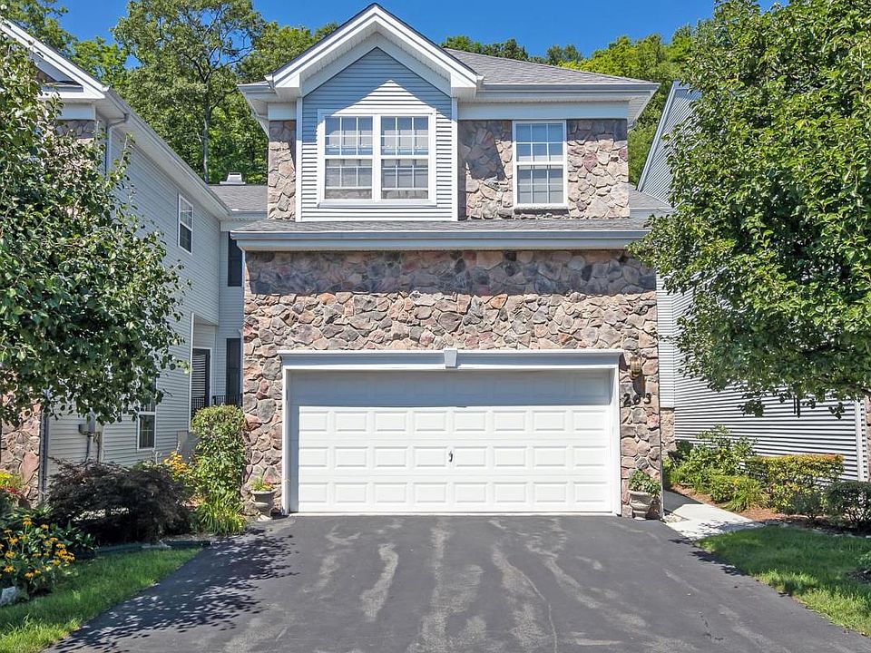 1st image of 263 Woodlands Dr