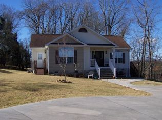 182 Roseland Rd, Galax, VA 24333