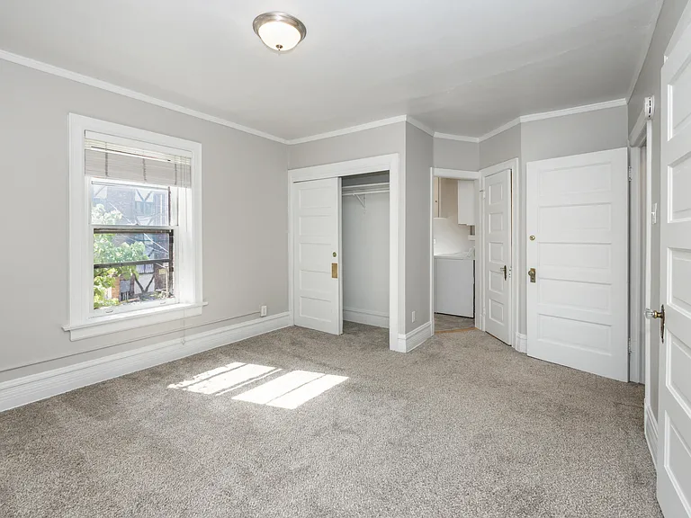 1137 E 10th Ave — Photo 9