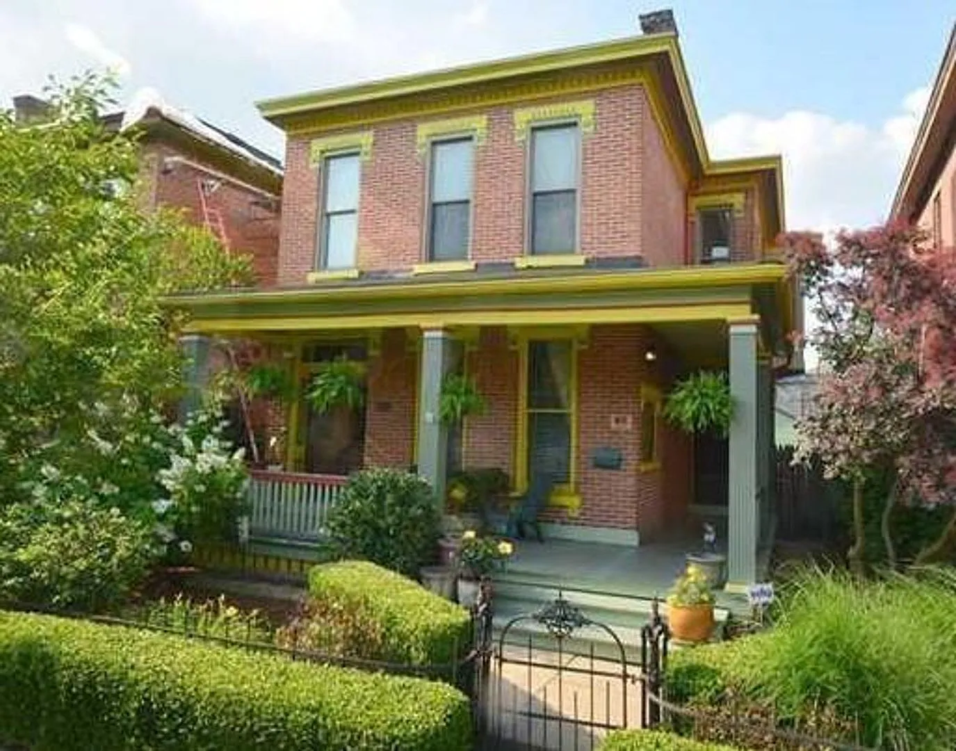 Short North - Victorian Village Single Family Brick House — Photo 1