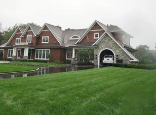 44 Belvedere Dr, Syosset, NY 11791