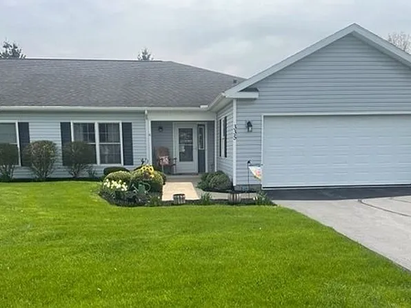 335 Walker Dr, Canandaigua, NY 14424