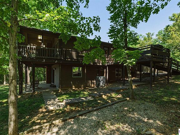 3rd image of 73 Hawthorne Ct