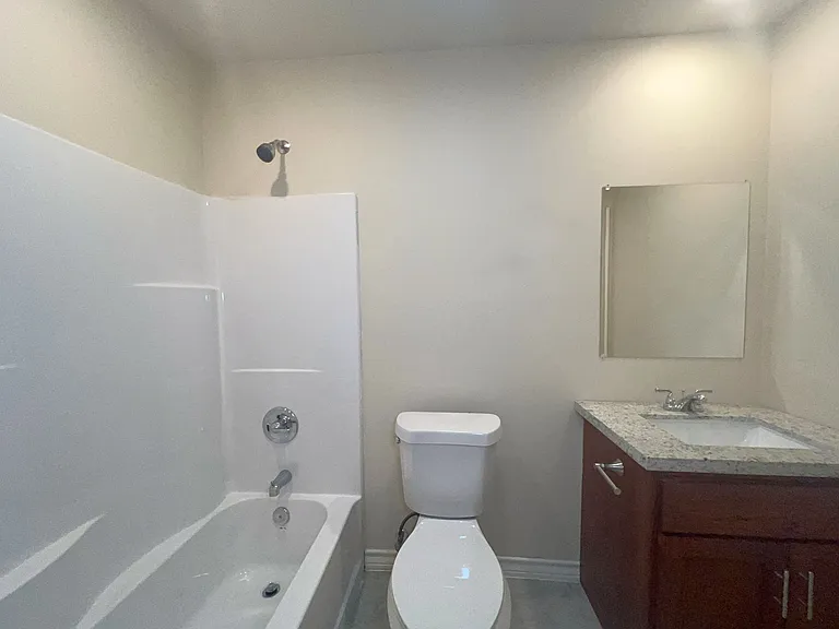 2904 E Lyon St — Photo 8