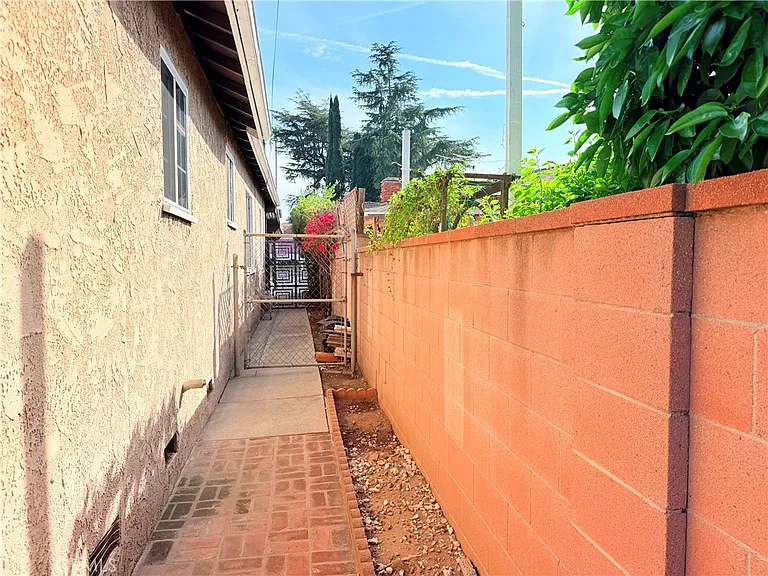 15459 Three Palms St — Photo 13
