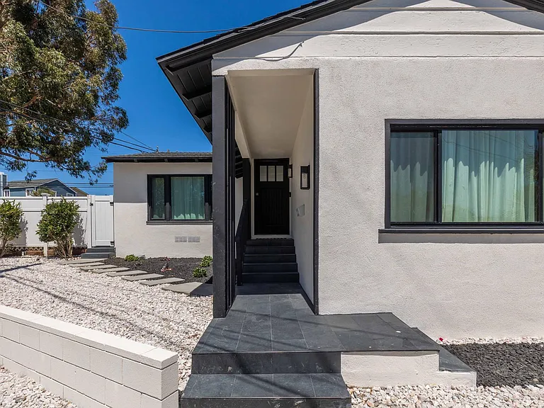 1326 Corona St — Photo 30