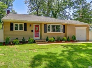 100 Connecticut Ave, Massapequa, NY 11758