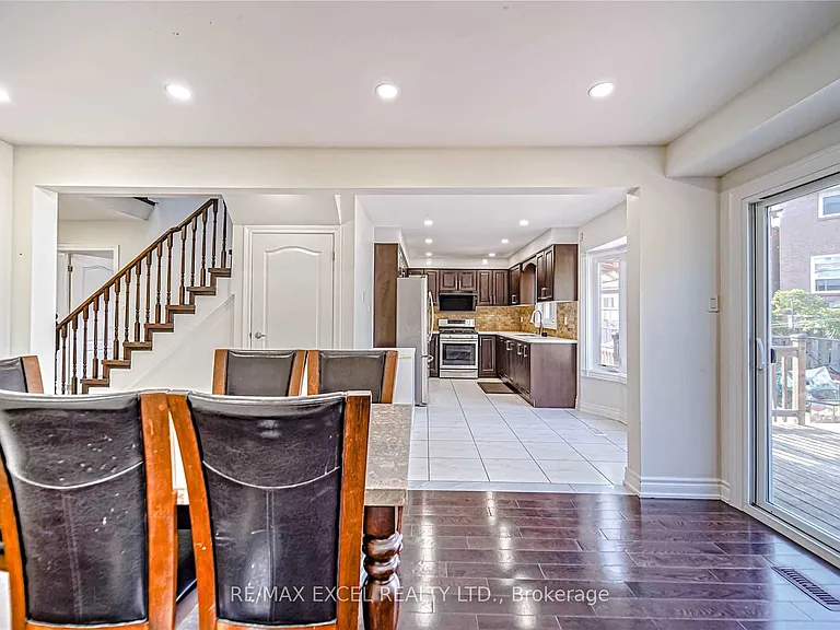 47 Whiteleaf Cres #UPPER — Photo 7