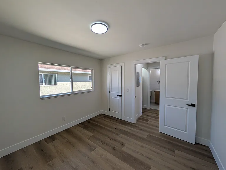 538 Columbia Ave #6 — Photo 3