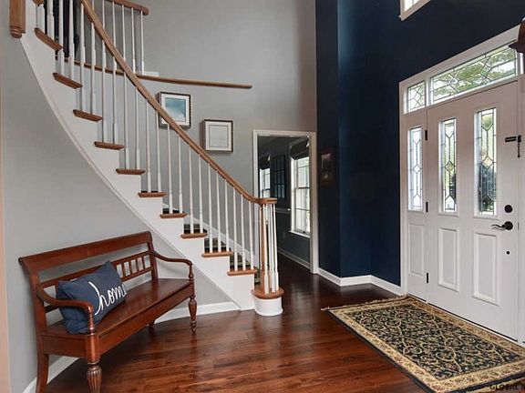 4th image of 9 Cobble Hill Dr