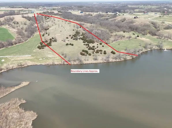 1 Cove Ct #11, Moravia, IA 52571