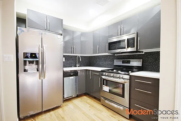 Sold by Modern Spaces | media 3