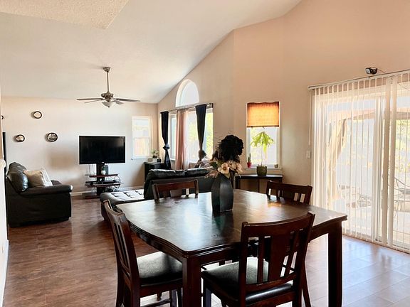 4th image of 4852 Villa Royale Way
