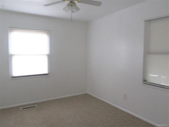 4th image of 2221 N Robert Bruce Dr