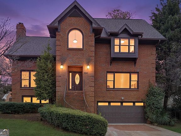 3rd image of 2441 Kings Ct NE