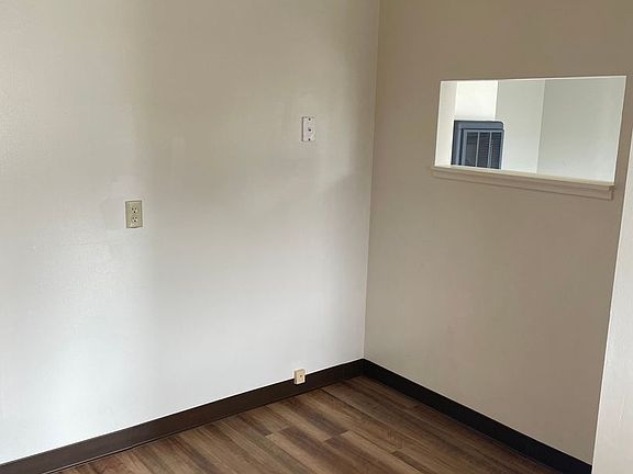 4th image of 1050-1090 Continental St #16
