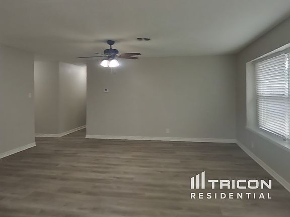 2nd image of 522 Erna Dr