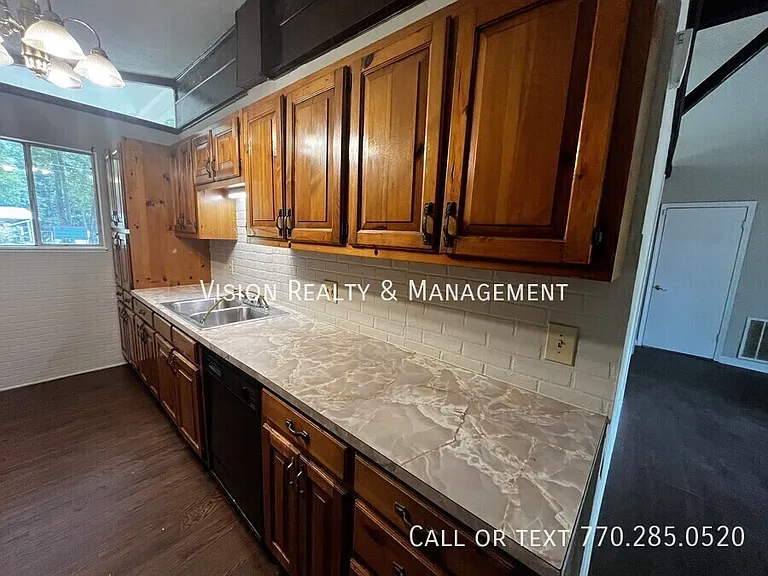 150 Castlegate Cir — Photo 14