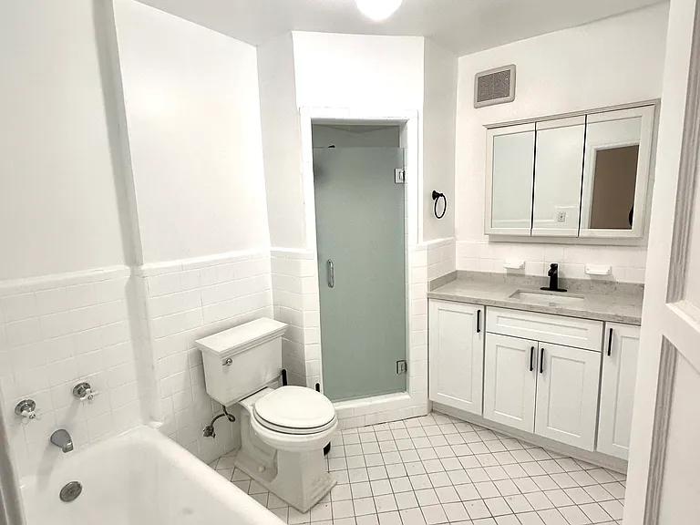 1855 S Cochran Ave — Photo 10